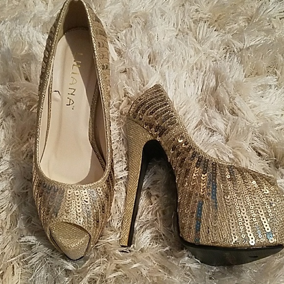 Nwot, beautiful gold sequence heels - Picture 2 of 5